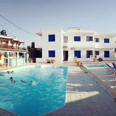 Helios Hotel Agia Marina  Dış mekan fotoğraf