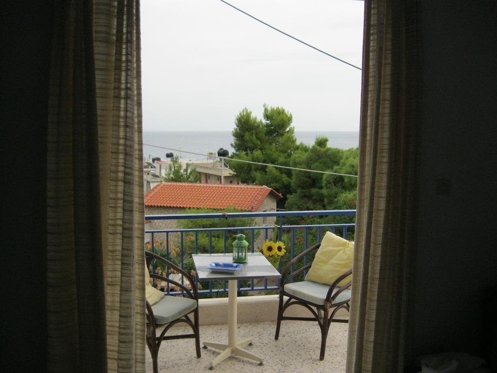 Helios Hotel Agia Marina  Dış mekan fotoğraf