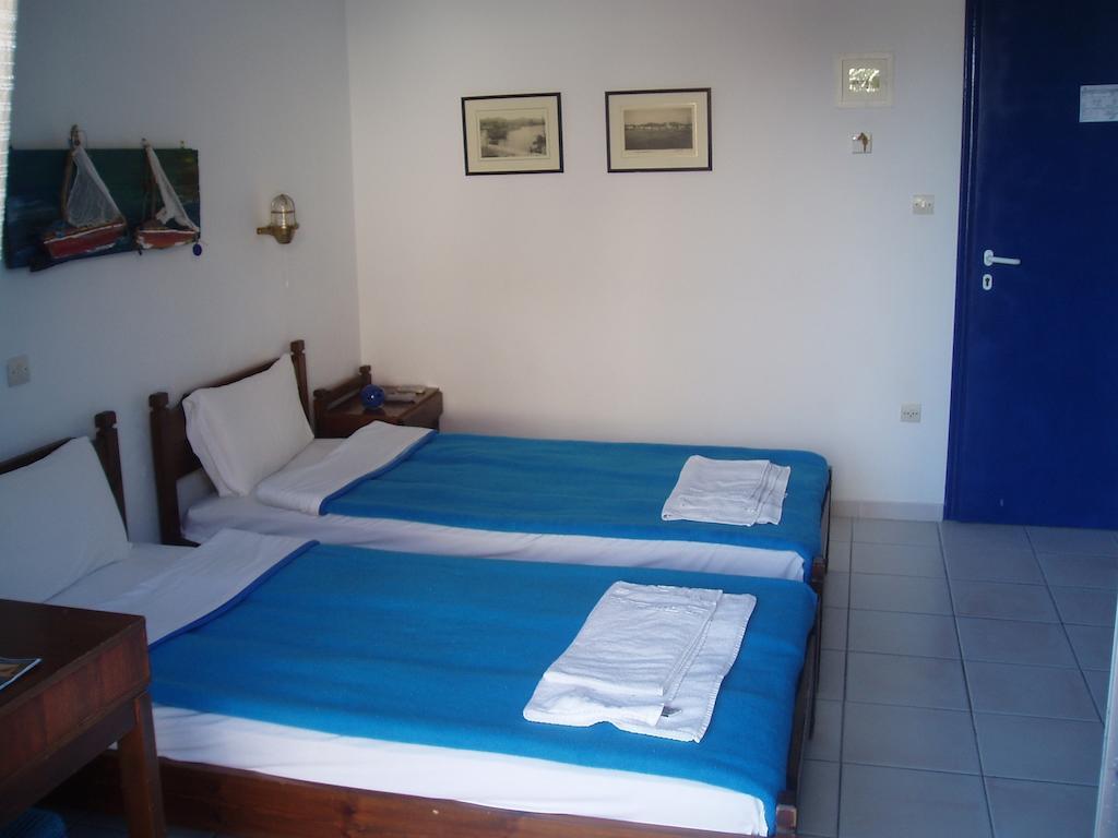 Helios Hotel Agia Marina  Oda fotoğraf